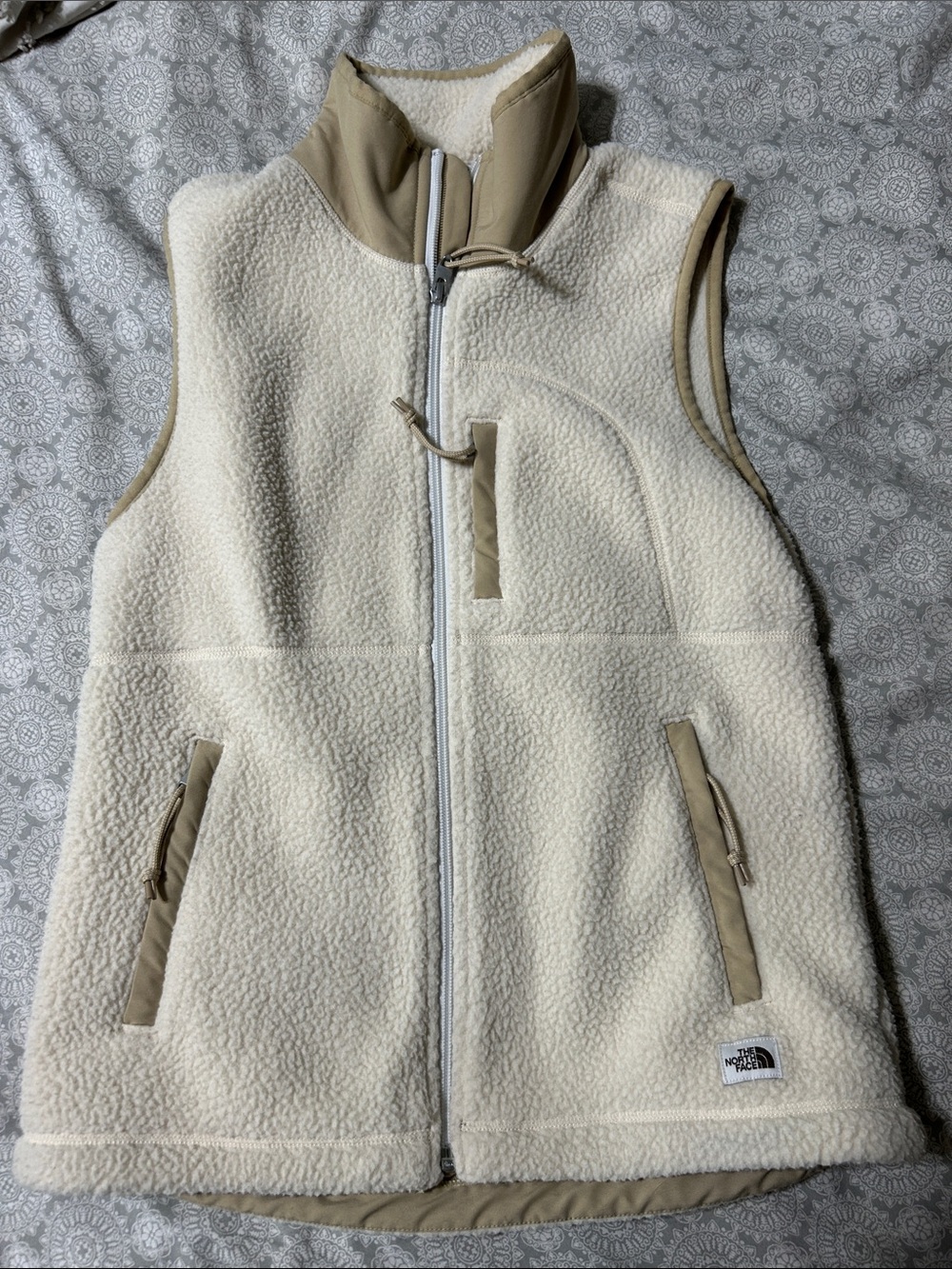 Women’s northface vest